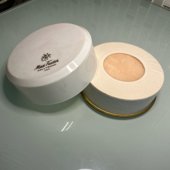 Vintage Max Factor Face Powder - Picture 2 of 3